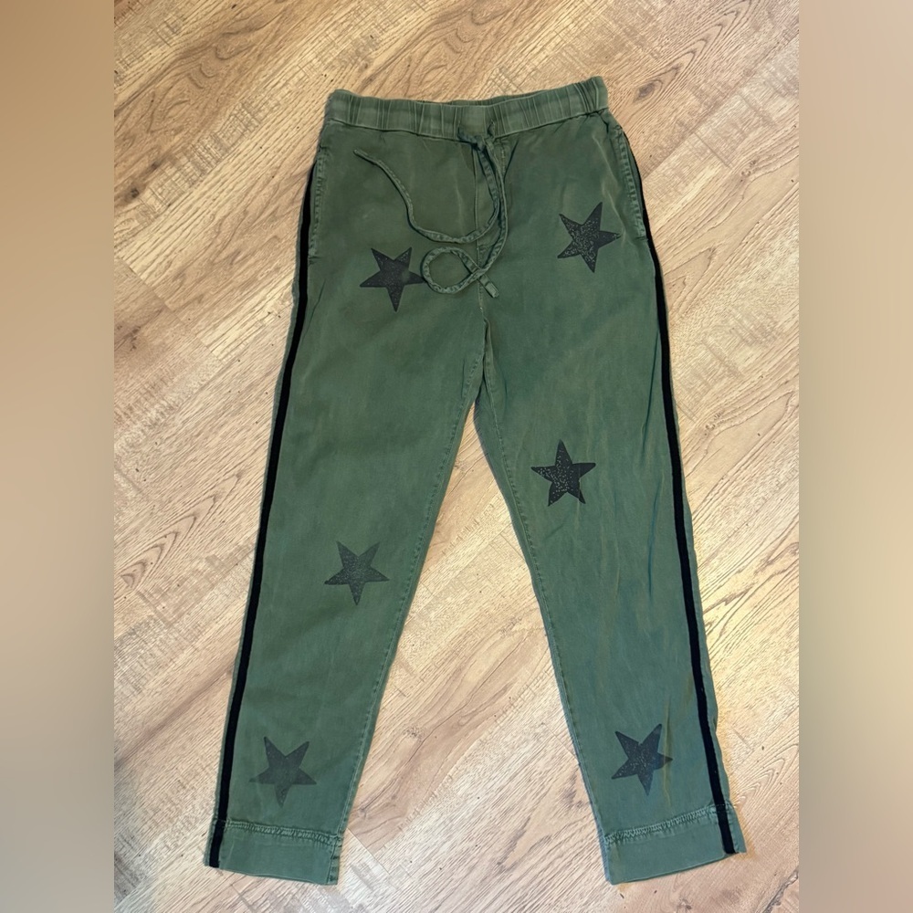 Sundry Olive Green Black Star Print Drawstring Pants Size 1 Small - Picture 3 of 6